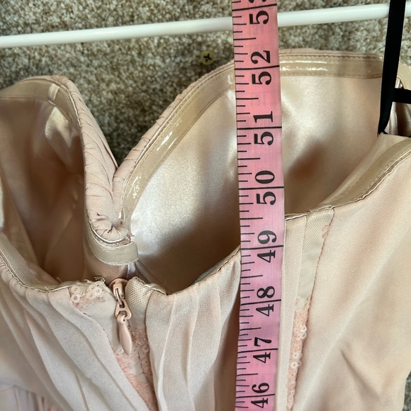 BEBE Beaded Chiffon Perlee Overlay Sleeveless Soft Pink Jumpsuit Dress Size 10 - Picture 8 of 9